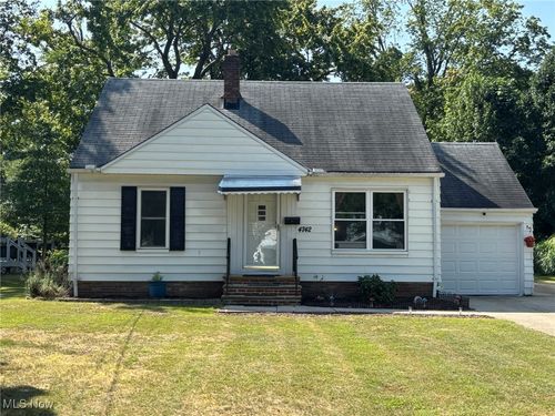 4742 Anderson Rd, Cleveland, OH, 44124-1002 | Card Image