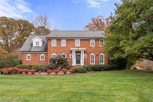 985 Longreen Dr, Kernersville, NC, 27284-8171 | Card Image