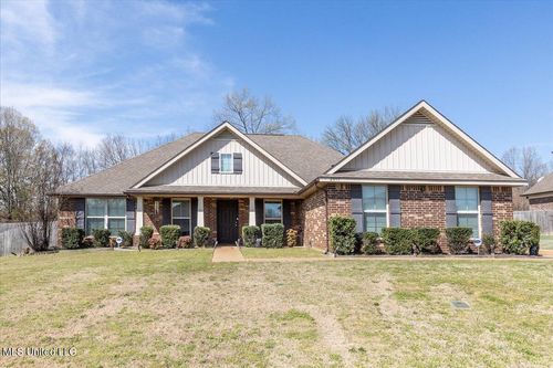 2095 Great Barrington Pl, Nesbit, MS, 38651-7118 | Card Image