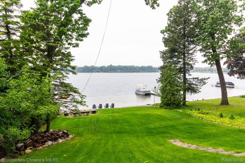 1700 Hamilton Dr, Bloomfield Hills, MI, 48302-0221 | Card Image