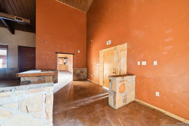 410 S Interstate 35, Home with 0 bedrooms, 0 bathrooms and null parking in Pearsall TX | Image 23