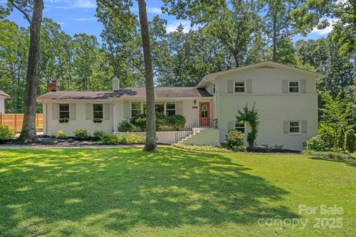 5611 Robinhood Rd, Charlotte, NC, 28211-4172 | Card Image