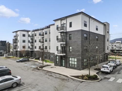 804 Riverfront Pkwy, CHATTANOOGA, TN, 37402-1633 | Card Image