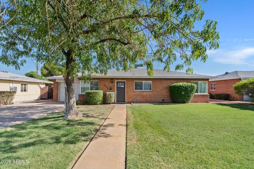 2230 E Monterosa St, Phoenix, AZ, 85016-6133 | Card Image