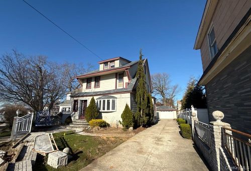 280 Lawrence Ave, Lawrence, NY, 11559-1225 | Card Image