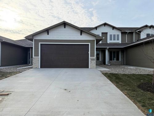 5219 E 67th St Street, Sioux Falls, SD, 57108 | Card Image