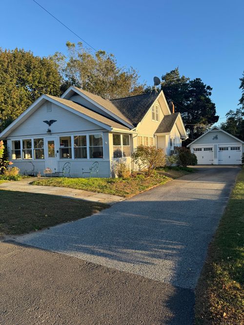 74 Uncas Rd, Clinton, CT, 06413-2338 | Card Image