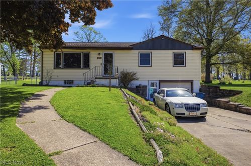20 James St, Columbiana, OH, 44408-1422 | Card Image
