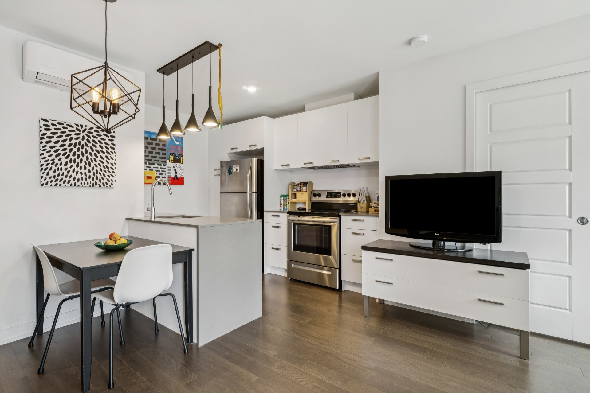 Residential in Laval (Laval-des-Rapides) 5