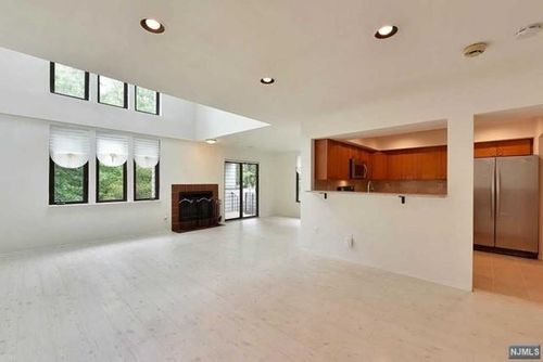 798-798 Spinnaker Ct, Secaucus, NJ, 07094-2234 | Card Image