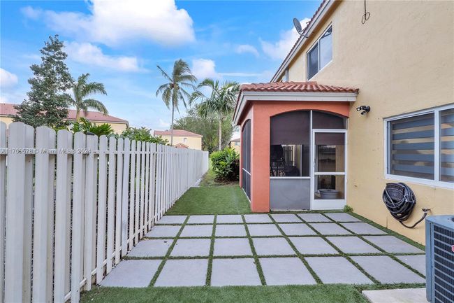 10307 Sw 20 Th St, Townhouse with 3 bedrooms, 3 bathrooms and null parking in Miramar FL | Image 19