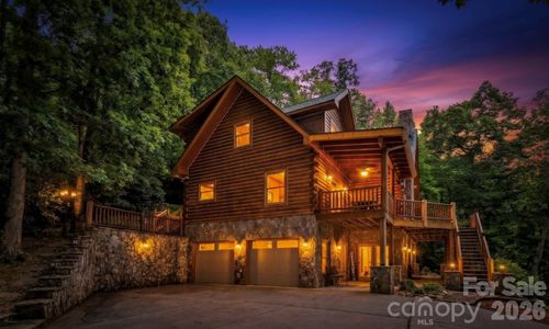 475 S Toe River Rd, Burnsville, NC, 28714-8733 | Card Image