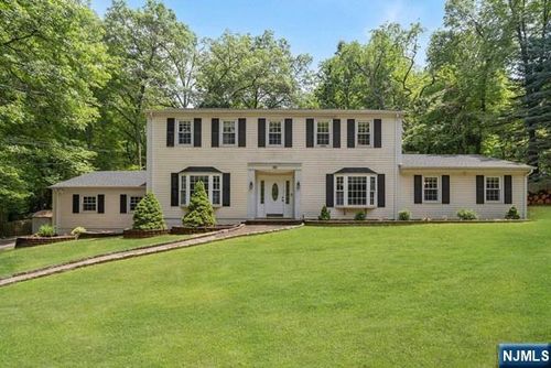 68 Briarwood Ave, Norwood, NJ, 07648-2401 | Card Image