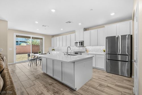 194 Viento Ridge St, Henderson, NV, 89012-4924 | Card Image