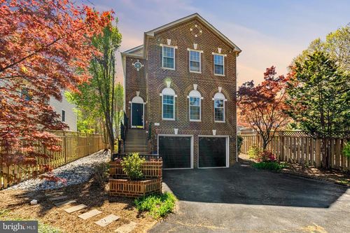 6925 Old Dominion Dr, MCLEAN, VA, 22101-3712 | Card Image