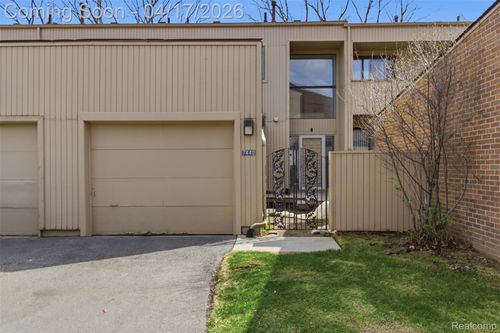 7440 Azalea Ct, West Bloomfield, MI, 48322-2820 | Card Image