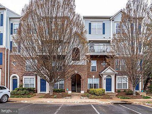 301-7068 Falls Reach Dr, Falls Church, VA, 22043-2359 | Card Image
