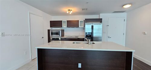 1617-1900 N Bayshore Dr, Miami, FL, 33132-3008 | Card Image