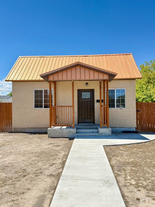 329 11th Ave N, Buhl, ID, 83316-1605 | Card Image