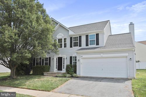 646 Crosswinds Dr, CHARLES TOWN, WV, 25414-3966 | Card Image