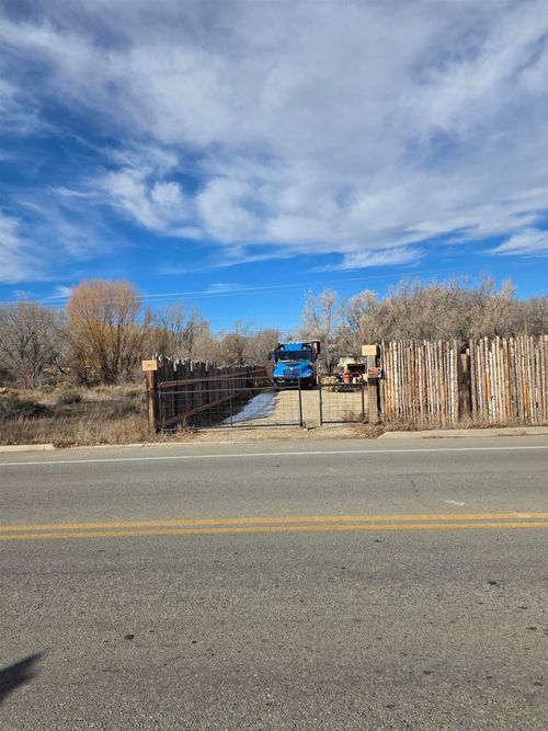 304 Salazar Rd, Taos, NM, 87571-6520 | Card Image