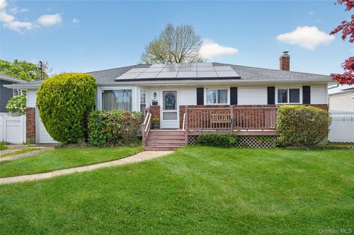 500 Fenimore Ave, Babylon, NY, 11703-2104 | Card Image