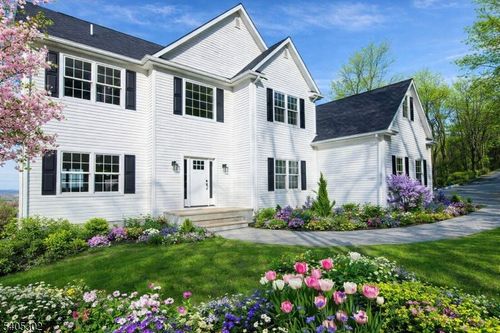 51 Staats Rd, Bloomsbury, NJ, 08804-3301 | Card Image