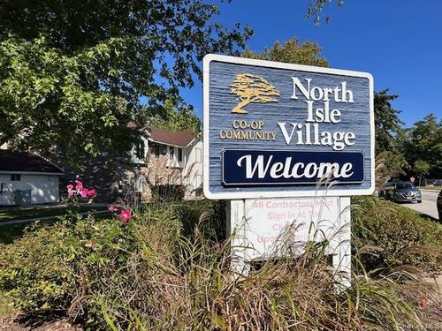 27-27 El Camino Ct, Coram, NY, 11727-1505 | Card Image