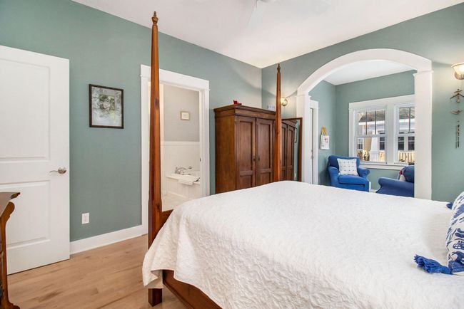 Main floor - primary bedroom | Image 17