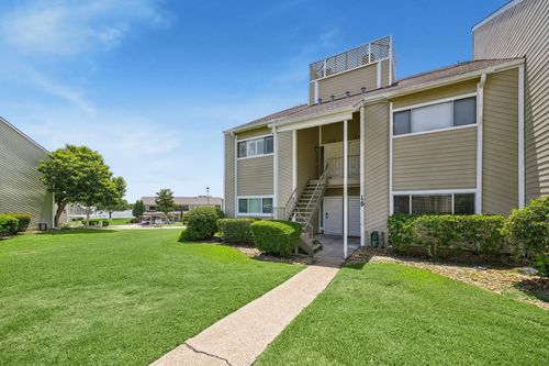 129 April Point Dr S, Montgomery, TX, 77356-5853 | Card Image