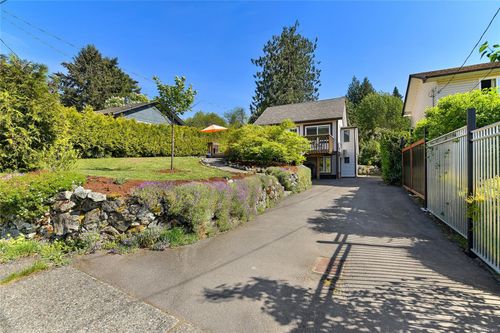 76 Nelson Rd W, Lake Cowichan, BC, V0R2G0 | Card Image