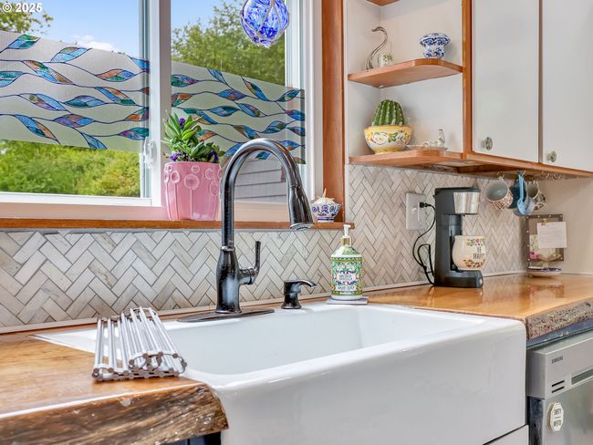 Kitchen | Image 13