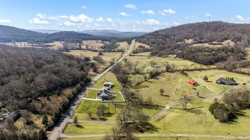 555 Old Woodbury Pike, Readyville, TN, 37149-4957 | Card Image