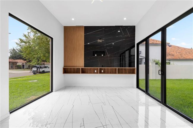 2228 S 45 Th St, House other with 3 bedrooms, 3 bathrooms and 2 parking in McAllen TX | Image 6