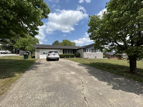 900 Brenda Dr, Pulaski, TN, 38478-4901 | Card Image