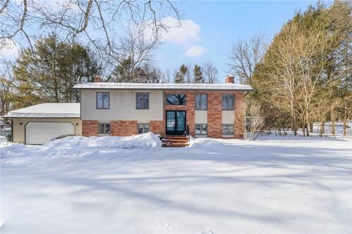 18 Orchard Ave, Greenville, RI, 02828-2640 | Card Image