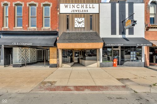 109 N Washington St, Crawfordsville, IN, 47933-1734 | Card Image