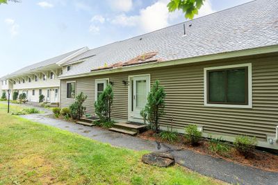 84 - 84 Pendleton Lane, Condo with 2 bedrooms, 1 bathrooms and null parking in Londonderry NH | Image 1