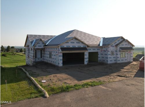 3703 Ridge Way, Bismarck, ND, 58503-9146 | Card Image