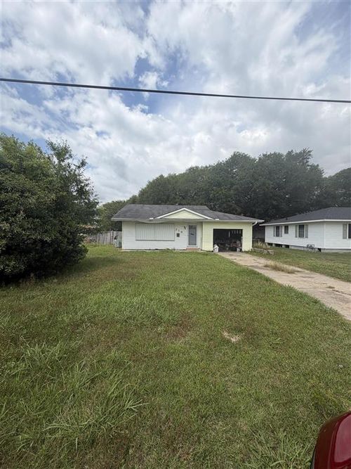 319 S Louise St Street, Jennings, LA, 70546 | Card Image