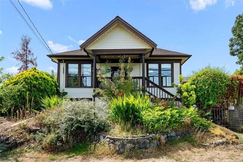 1439 Haultain St, Victoria, BC, V8R2J8 | Card Image