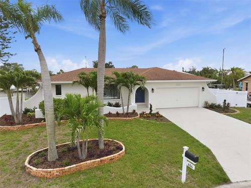 604 Kingston Ct, APOLLO BEACH, FL, 33572-2427 | Card Image