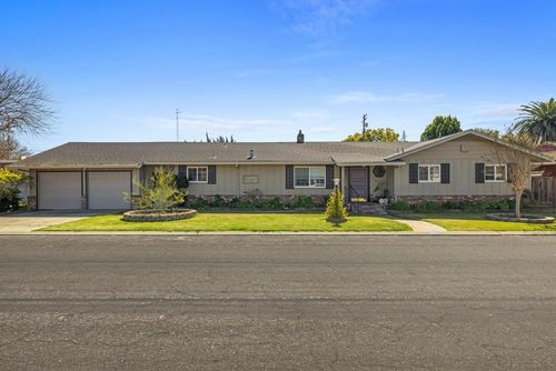 504 Robin Hood Dr, Modesto, CA, 95350-1563 | Card Image