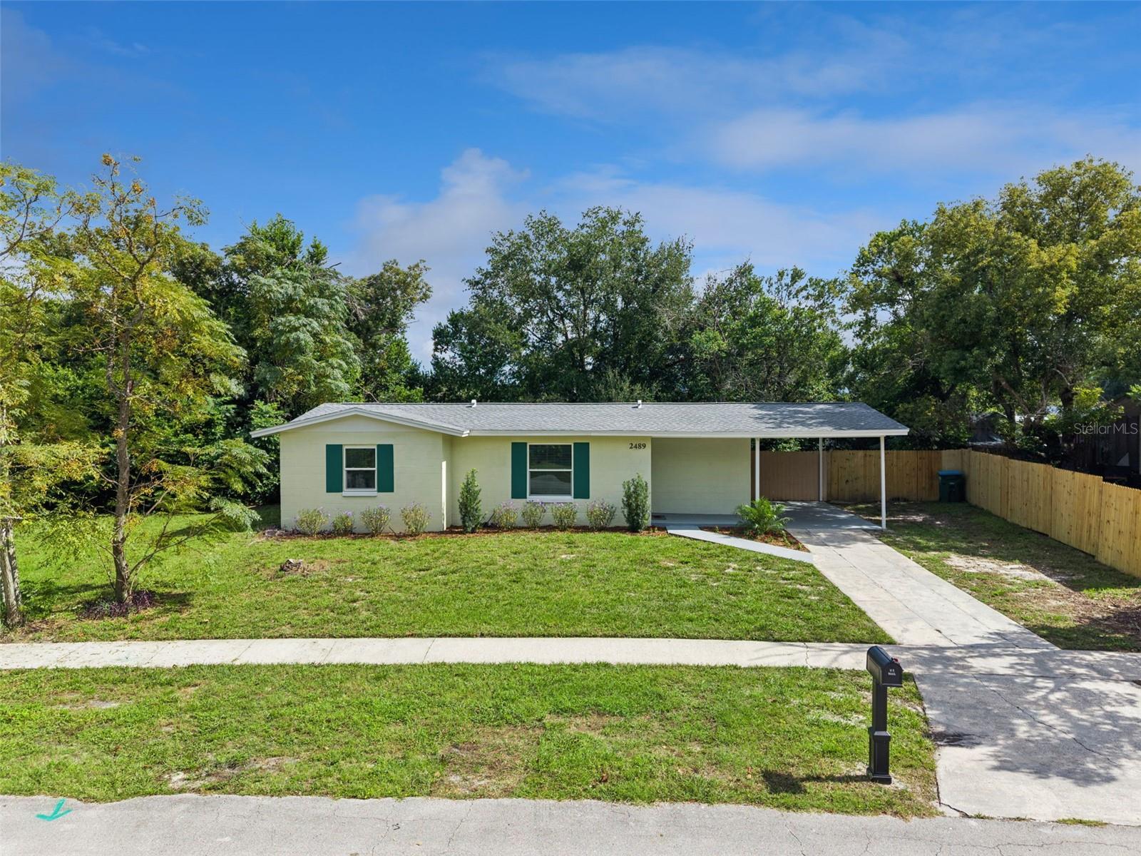 Residential in DELTONA 4