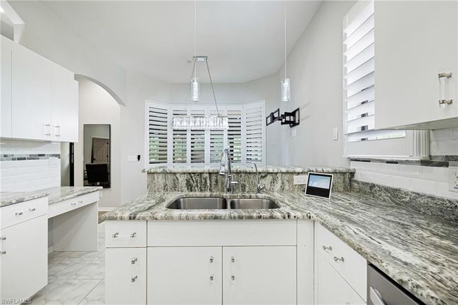 12802 Maiden Cane Ln, Condo with 3 bedrooms, 2 bathrooms and 2 parking in BONITA SPRINGS FL | Image 11