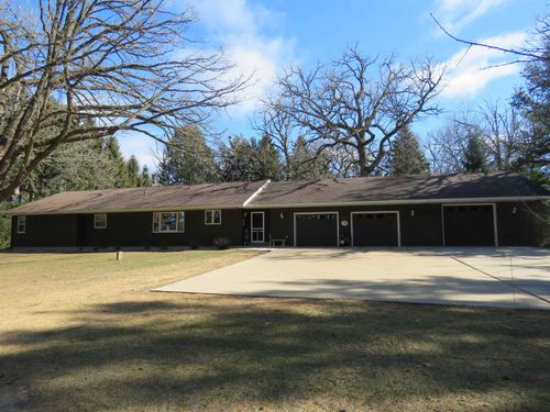 N8582 Pine Rd, Beaver Dam, WI, 53916-9722 | Card Image