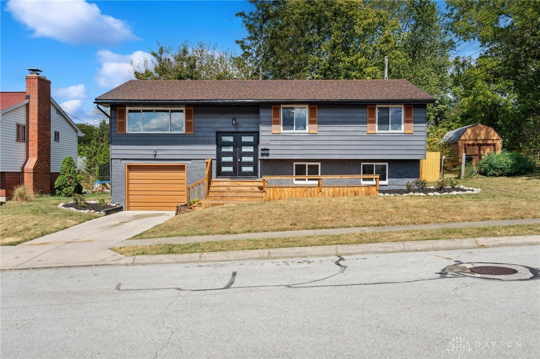 Blair Dr, Fairborn, OH 45324
