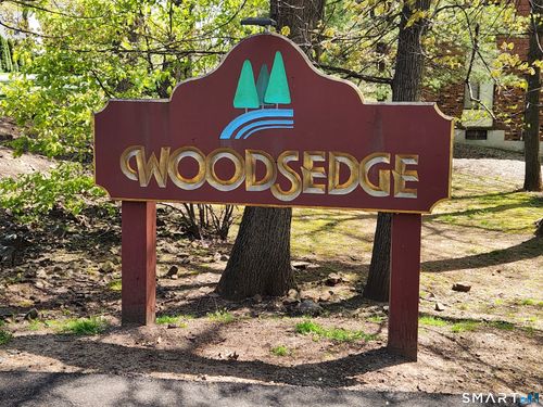 3b-15 Woodsedge Dr, Newington, CT, 06111-4265 | Card Image