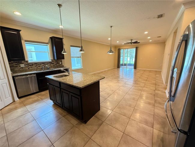 2815 Moonstone Bnd, House other with 3 bedrooms, 2 bathrooms and null parking in KISSIMMEE FL | Image 6
