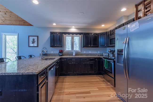 Kitchen | Image 24